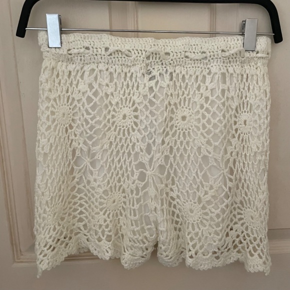 White Lace Knit Shorts - Picture 3 of 6